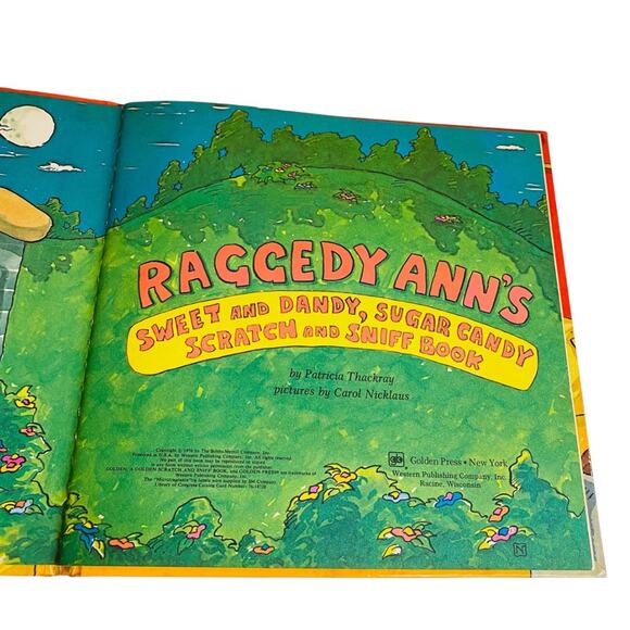 Lot of 4 Raggedy Ann and Andy Books Assorted Hardcover Scratch & Sniff - Picture 6 of 6